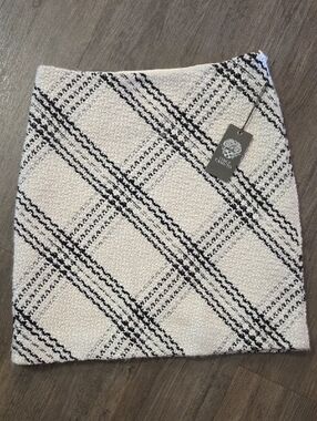 Vince Camuto • Black & White Plaid Tweed Mini Skirt